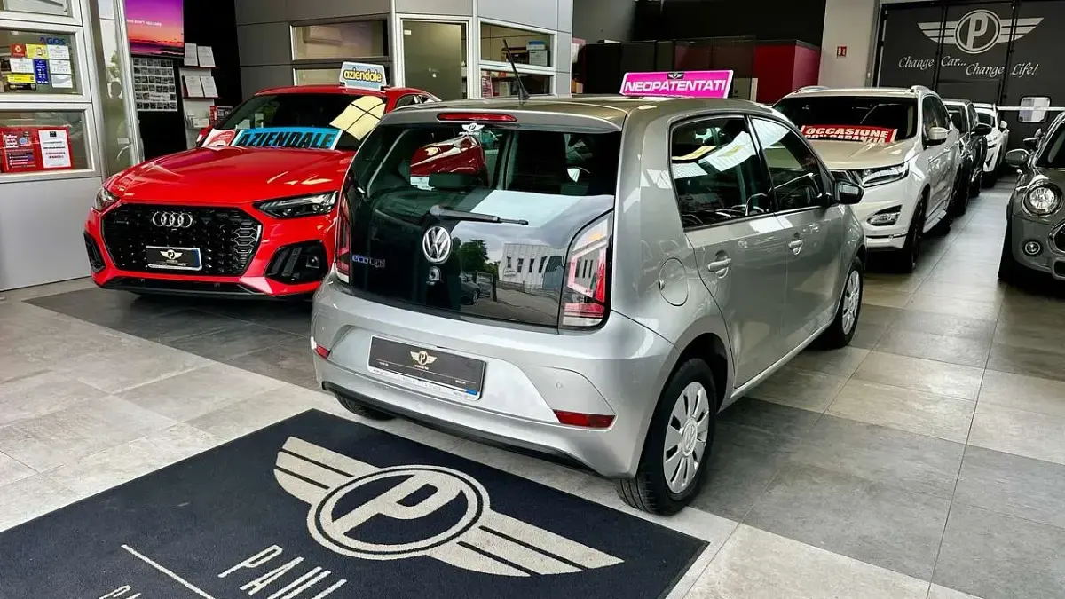 Usata VW up! Move 68 CV (50 kW) 2018 Grigio Utilitaria