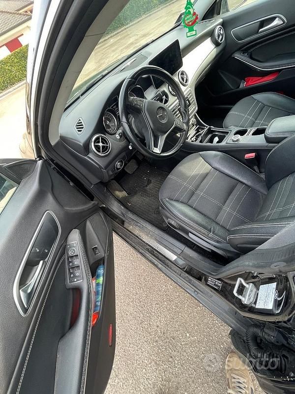 Usata Mercedes CLA200 Business 136 CV (100 kW) 2014 Nero Coupé
