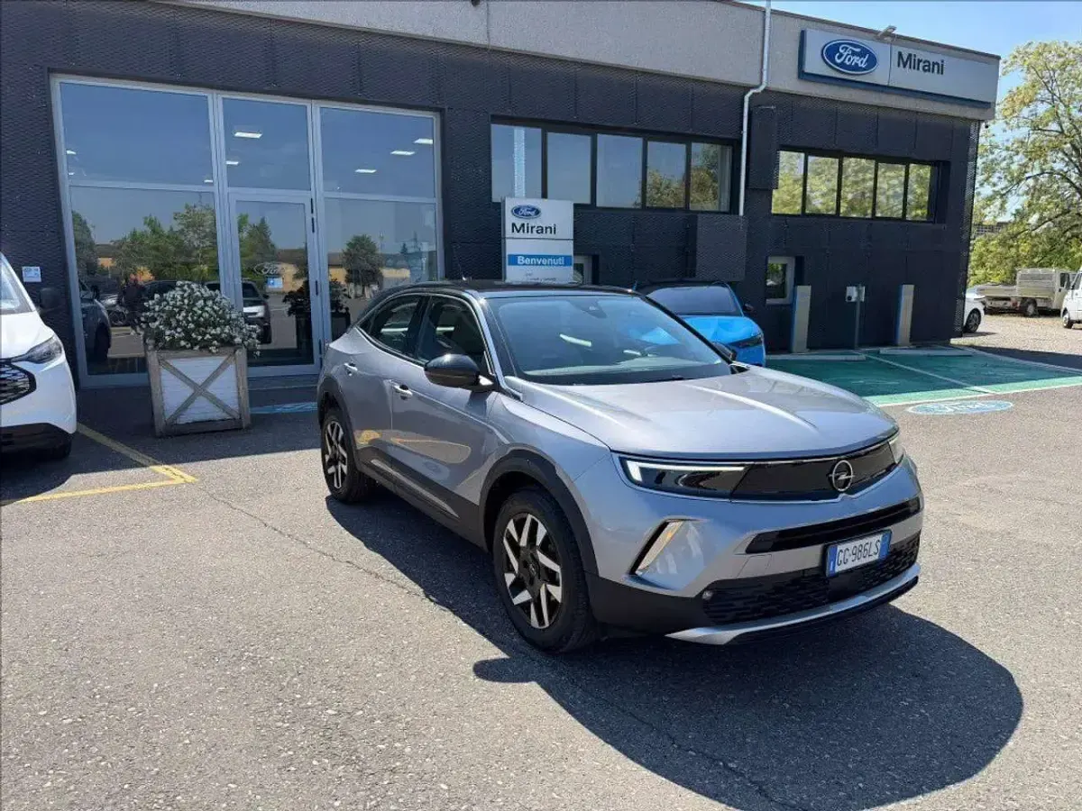Usata Opel Mokka Elegance 101 CV (74 kW) 2022 Argento SUV