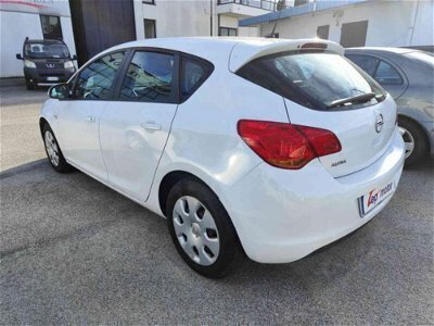 Usato 2011 Opel Astra 1.4 Benzin 101 CV (7.300 €)