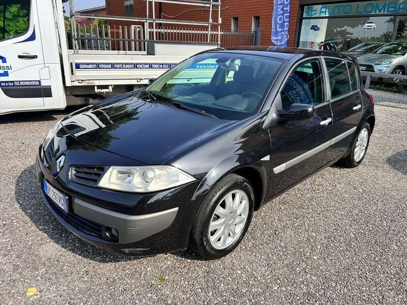 Nero Usata 2006 Renault Mégane II Authentique Tre volumi | 2500 € (Buon prezzo) - Immagine 1/4