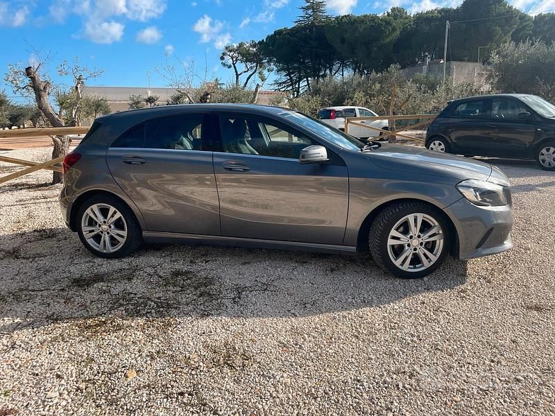 Usata Mercedes A200 Business 136 CV (100 kW) 2017 Grigio Berlina
