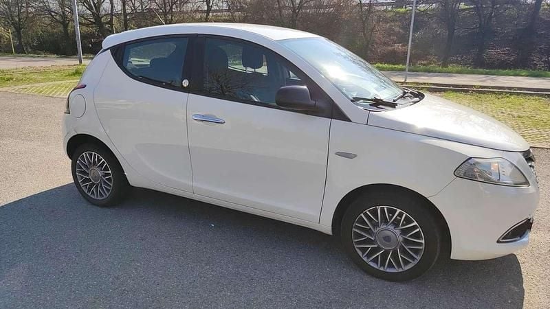 Usata Lancia Ypsilon S 69 CV (50 kW) 2013 Bianco Utilitaria