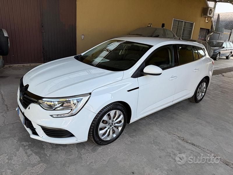 Usata Renault Mégane GrandTour Life 90 CV (66 kW) 2018 Bianco Station wagon