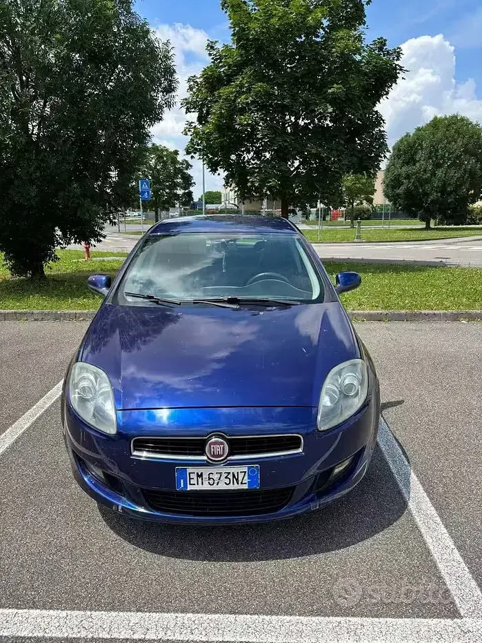 Usata Fiat Bravo Easy 120 CV (88 kW) 2012 Utilitaria