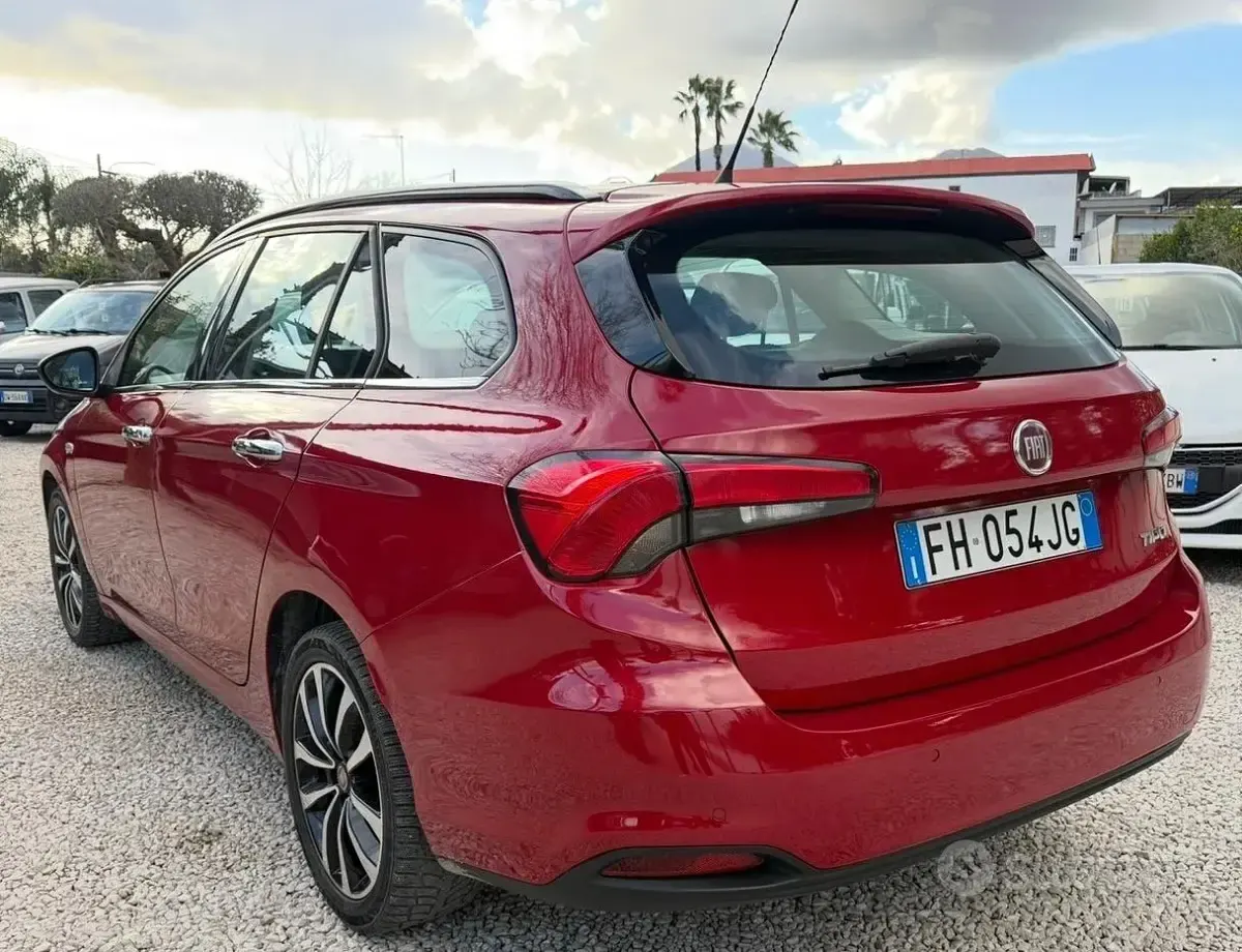 Usata Fiat Tipo Lounge 120 CV (88 kW) 2017 Rosso Station wagon