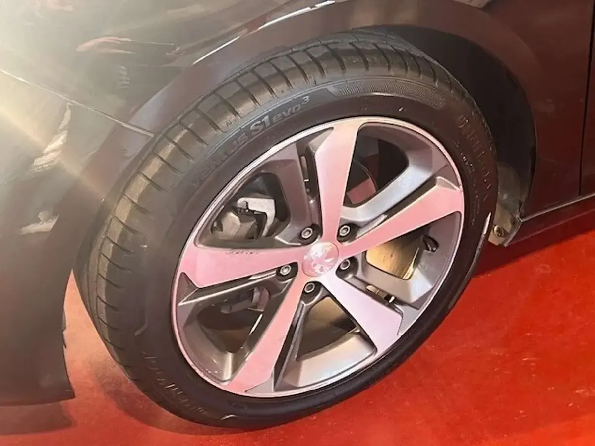 Usata Peugeot 308 Active 131 CV (96 kW) 2019 Nero Station wagon