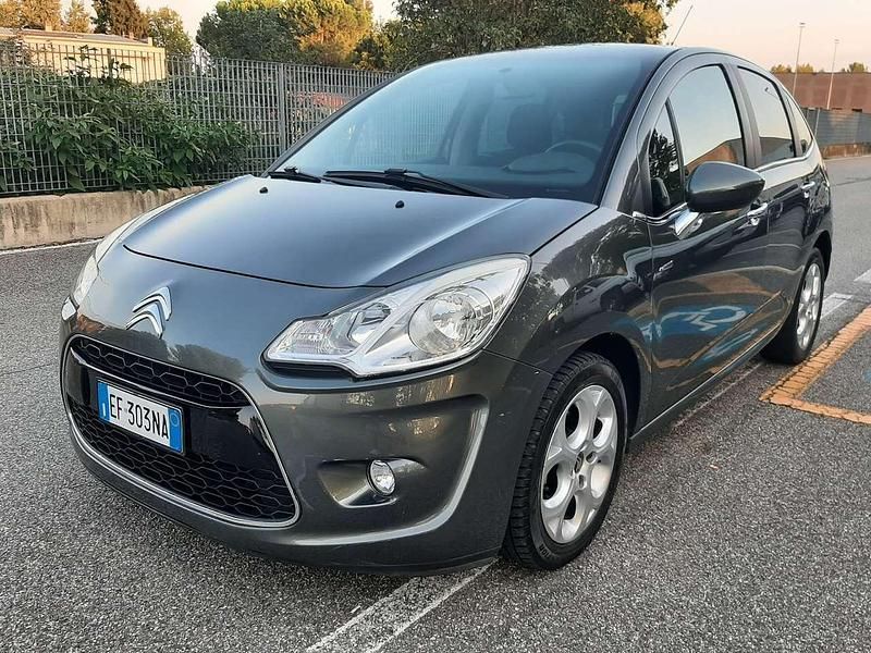 Grigio Usata 2011 Citroën C3 Exclusive Due volumi | 3700 € (Buon prezzo) - Immagine 1/4