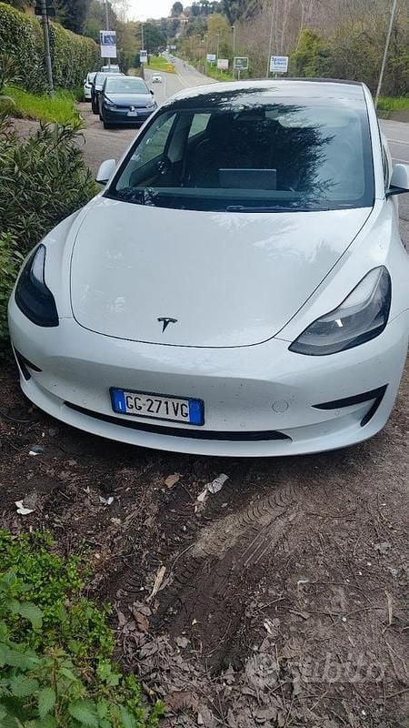 Usata Tesla Model 3 RWD 208 kW (283 CV) 2022 Bianco Berlina