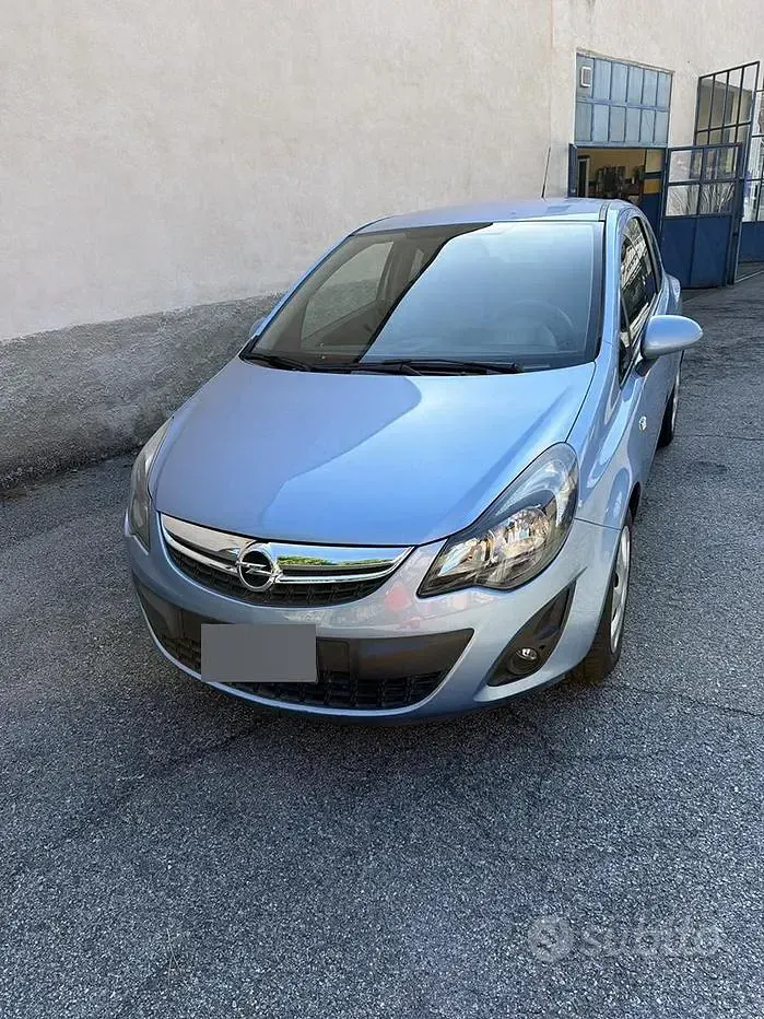Usata Opel Corsa 75 CV (55 kW) 2015 Bluazzurro Utilitaria
