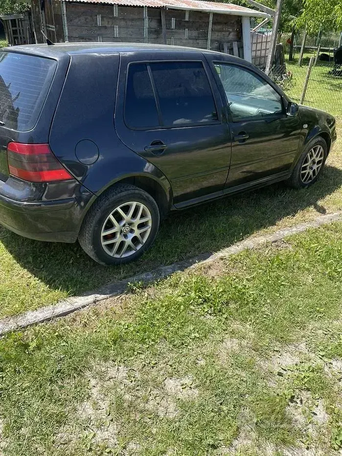 Usata VW Golf IV 101 CV (74 kW) 2003 Nero Berlina