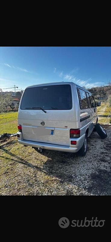Usata VW Caravelle 102 CV (75 kW) 2003 Grigio Monovolume