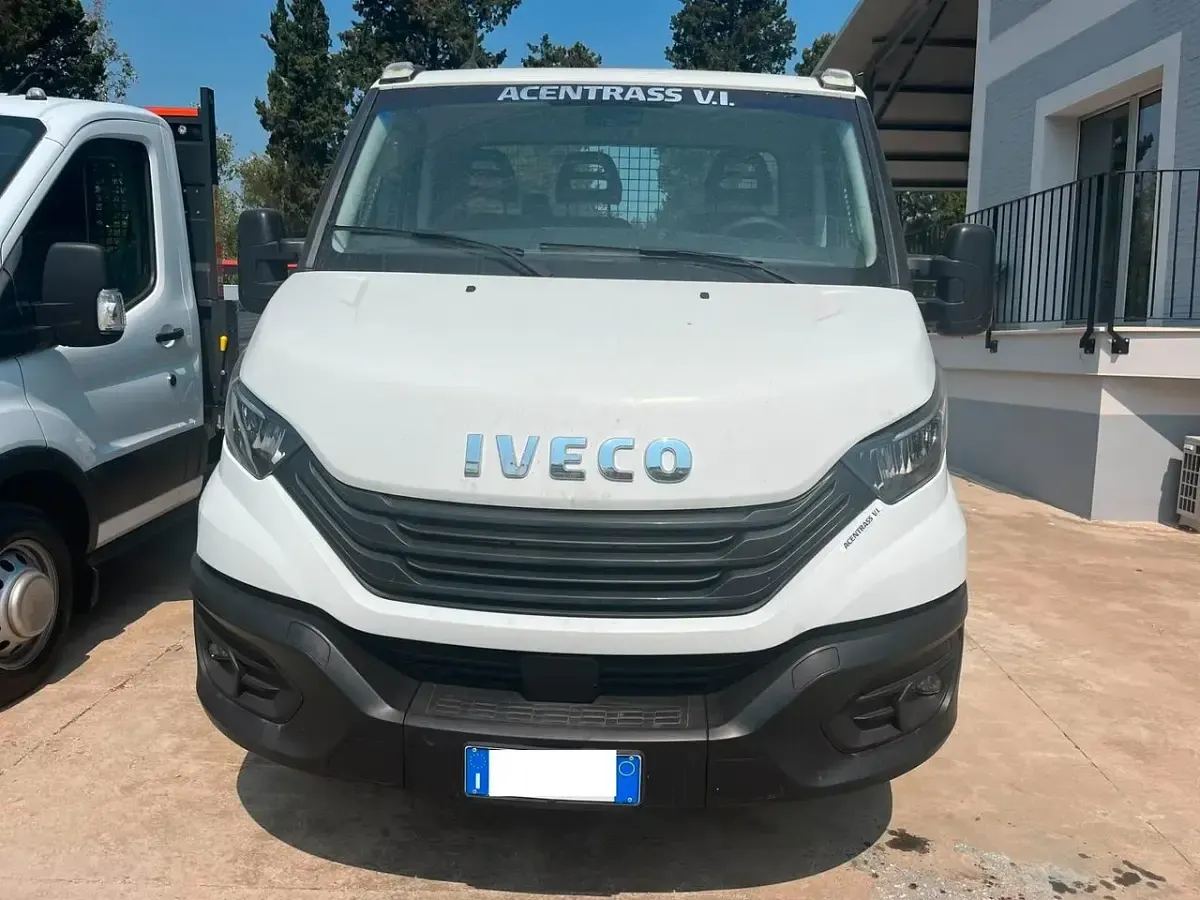 Usata Iveco Daily 135 CV (99 kW) 2023 Bianco