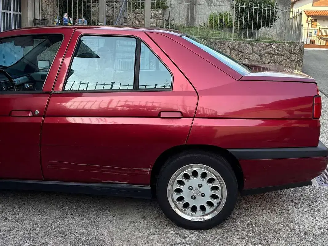 Usata Alfa Romeo 155 Super 150 CV (110 kW) 1995 Rosso Berlina