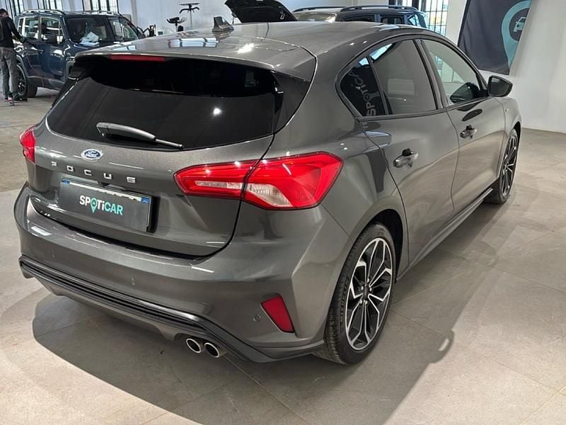 Usata Ford Focus ST-Line 120 CV (88 kW) 2021 Grigio Utilitaria