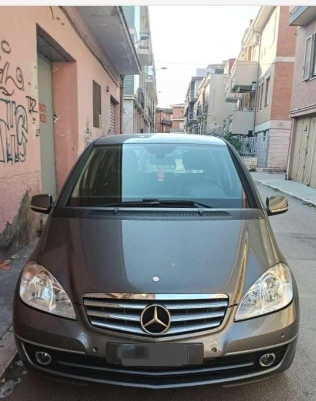 Usata Mercedes 180 Elegance 109 CV (80 kW) 2008 Marrone Berlina