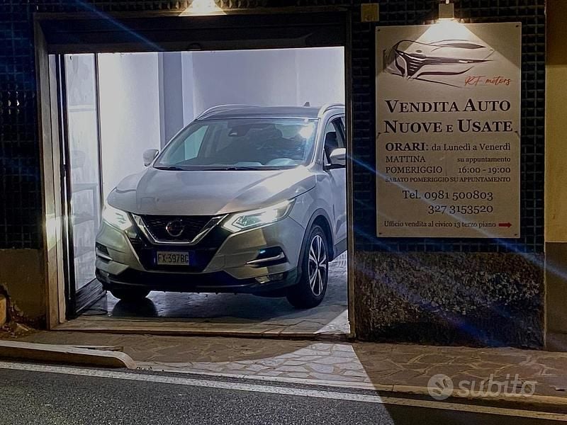 Usata Nissan Qashqai N-Connecta 115 CV (84 kW) 2020 Grigio SUV