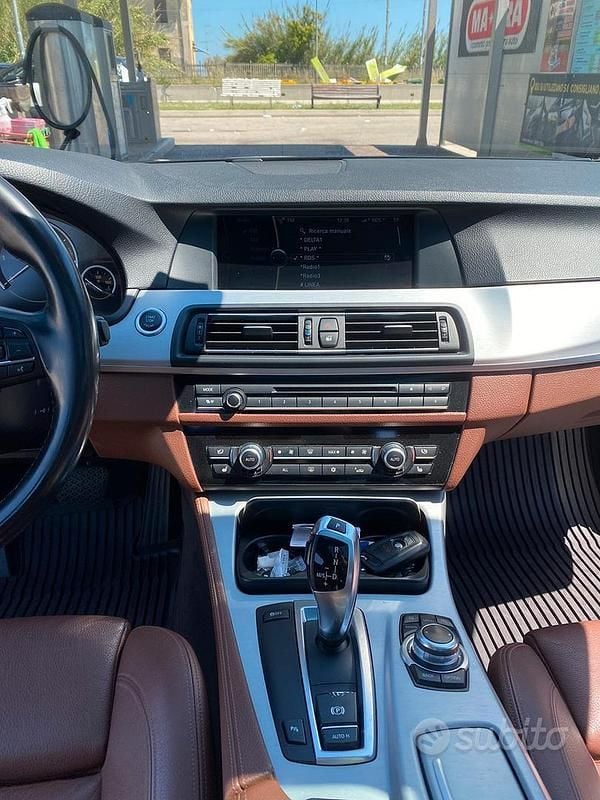 Usata BMW 520 184 CV (135 kW) 2011 Nero Station wagon