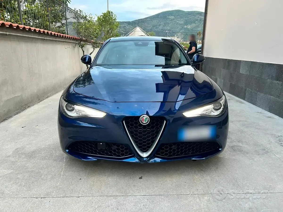 Usata Alfa Romeo Giulia 190 CV (139 kW) 2019 Blu Berlina