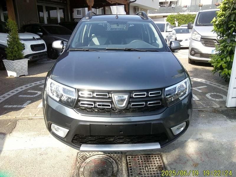 Usata Dacia Sandero Stepway 101 CV (74 kW) 2020 Grigio Utilitaria