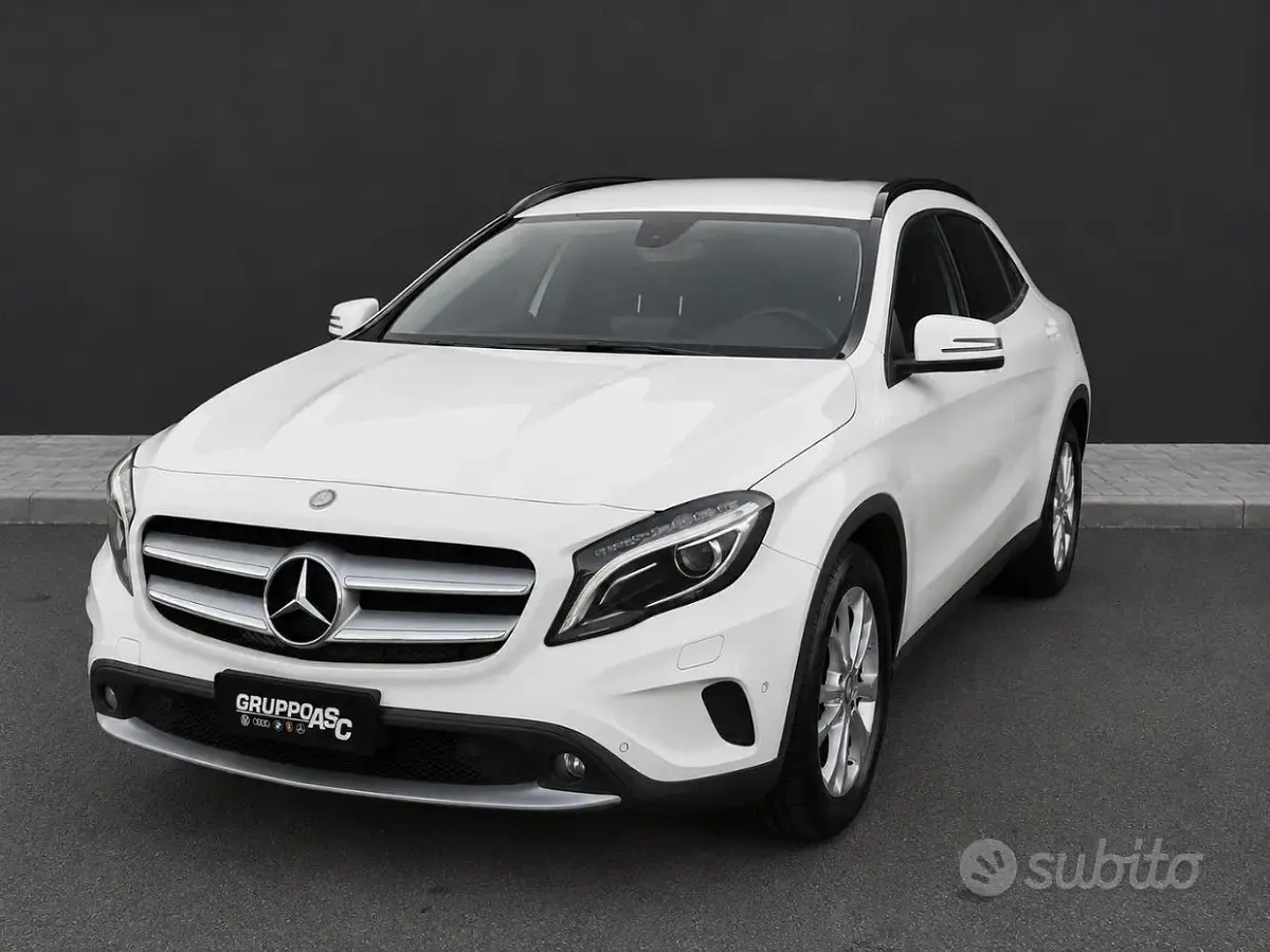 Usata Mercedes GLA200 136 CV (100 kW) 2016 Bianco SUV