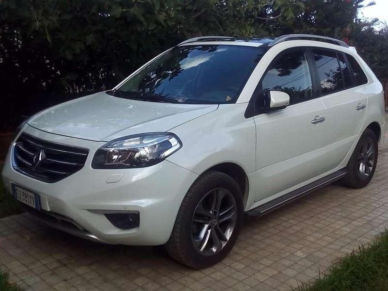 Usata Renault Koleos Luxe 150 CV (110 kW) 2012 Bianco SUV