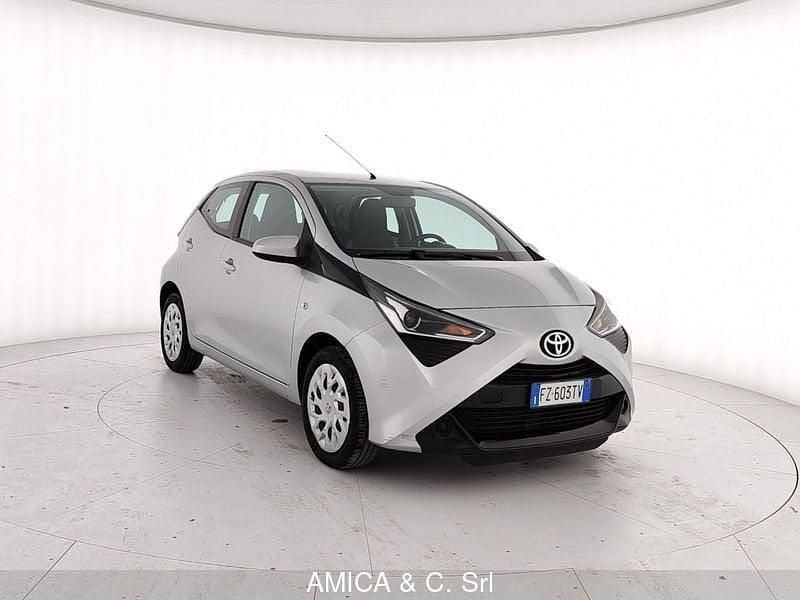 Usata Toyota Aygo Trend 72 CV (52 kW) 2019 Grigio Utilitaria