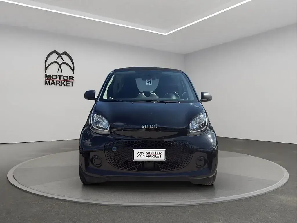Usata Smart ForTwo Electric Drive Pure 60 kW (82 CV) 2021 Nero Berlina