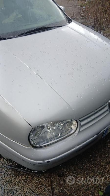 Usata VW Golf IV 101 CV (74 kW) 2002 Grigio Berlina