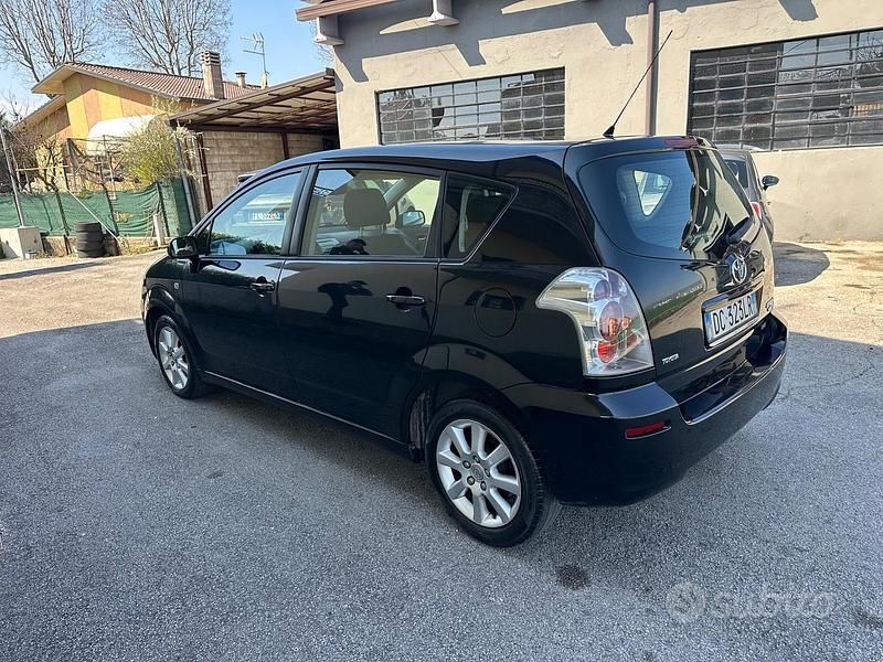 Usata Toyota Corolla Verso Sol 135 CV (99 kW) 2006 Nero Monovolume