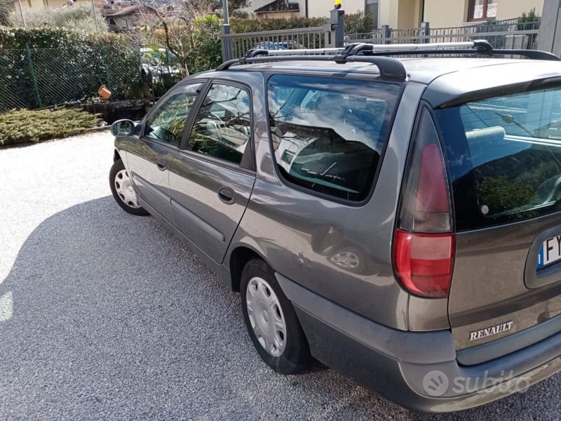 Usata Renault Laguna 93 CV (68 kW) 1997 Station wagon