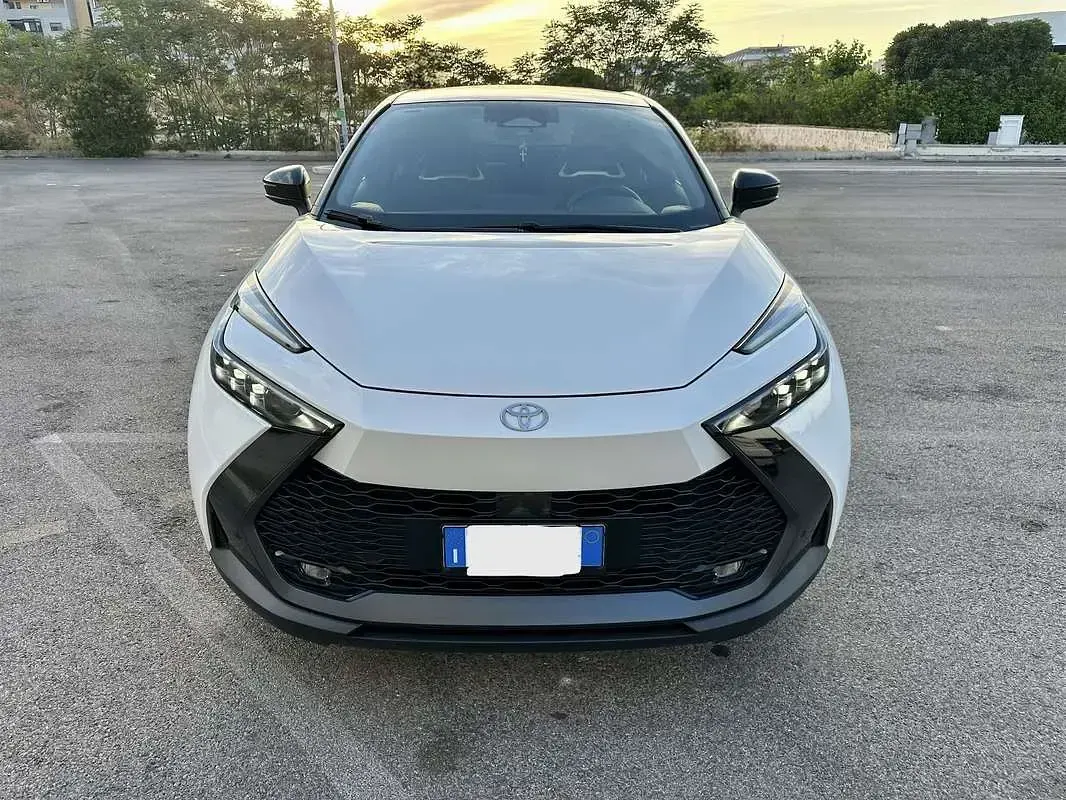 Usata Toyota C-HR Lounge 140 CV (102 kW) 2025 SUV