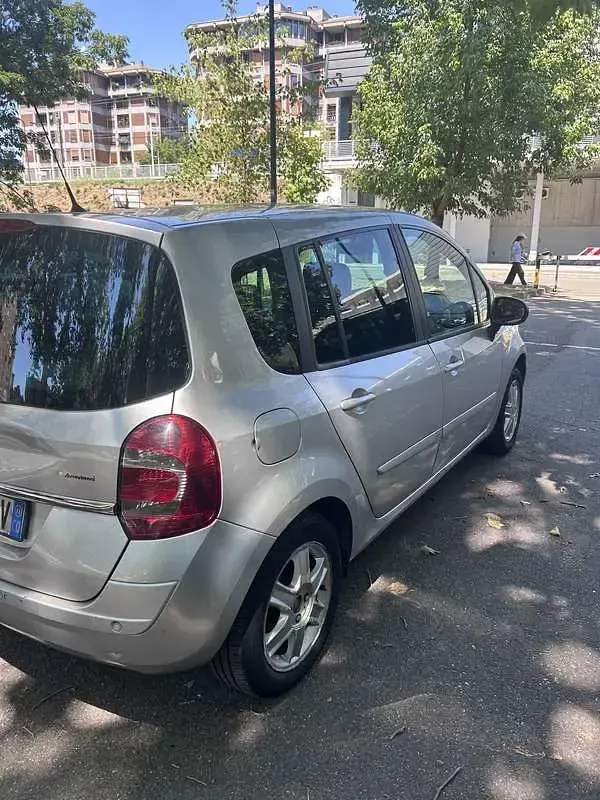 Usata Renault Grand Modus Dynamique 101 CV (74 kW) 2011 Monovolume