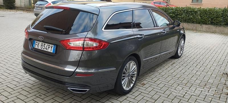 Usata Ford Mondeo Vignale 180 CV (132 kW) 2017 Grigio Station wagon