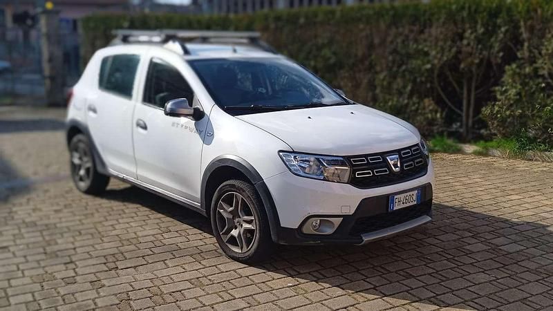 Usata Dacia Sandero Stepway 90 CV (66 kW) 2017 Berlina