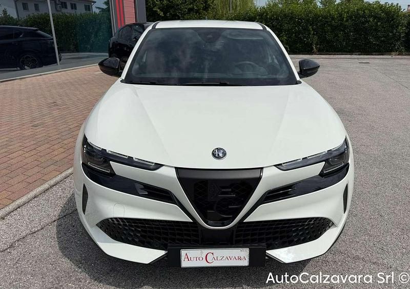 Nuova Alfa Romeo Junior Edizione Speciale 145 CV (106 kW) 2025 Bianco sempione SUV