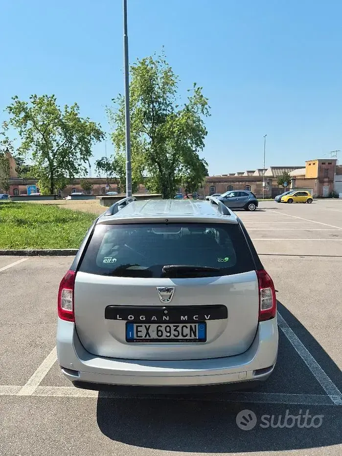 Usata Dacia Logan MCV Lauréate 75 CV (55 kW) 2014 Grigio Station wagon