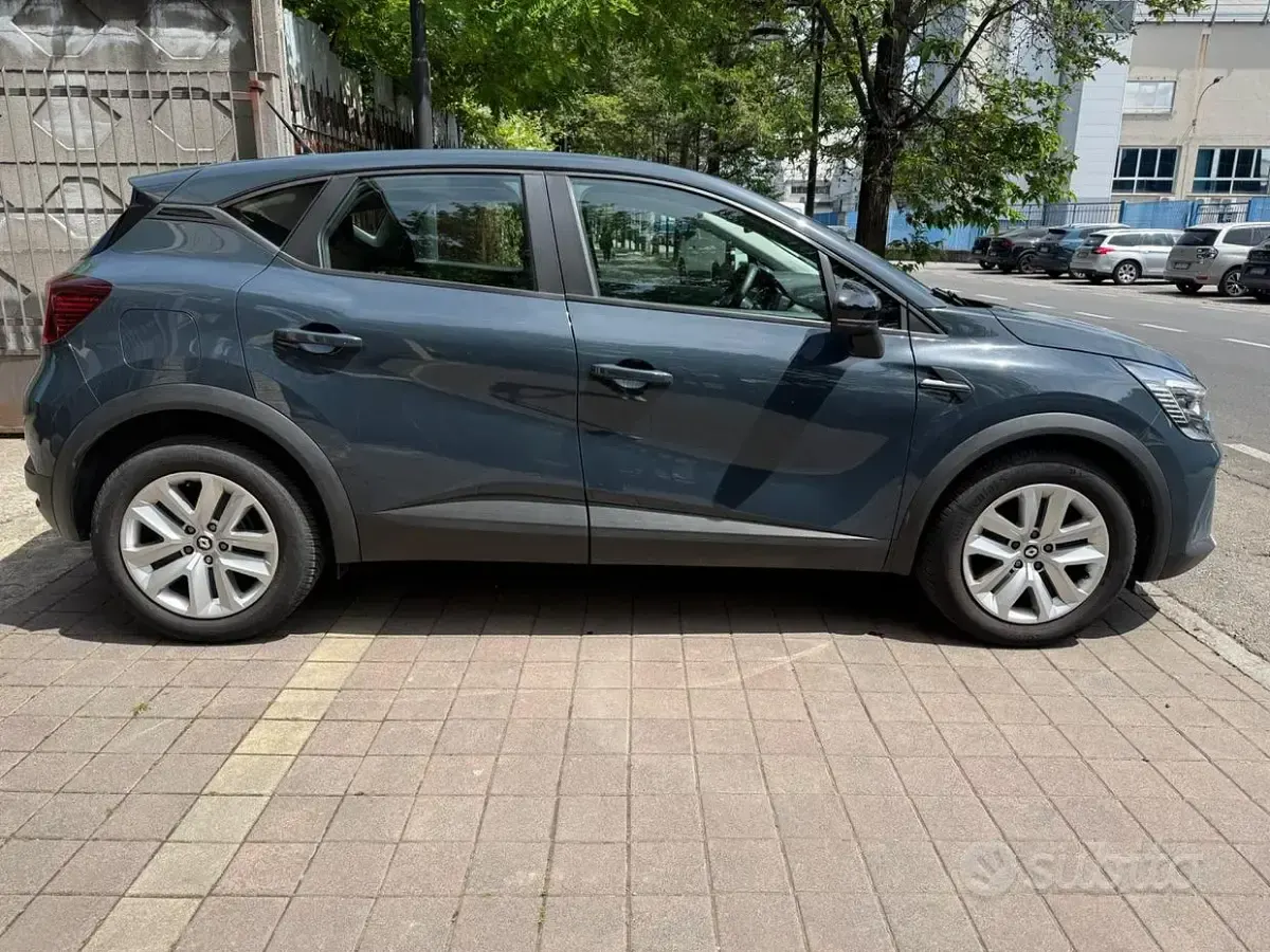 Usata Renault Captur Zen 91 CV (66 kW) 2022 Grigio SUV