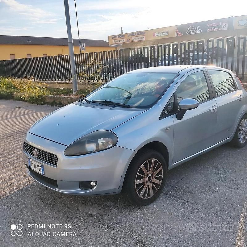 Grigio Usata 2007 Fiat Grande Punto Due volumi | 3200 € - Immagine 1/4