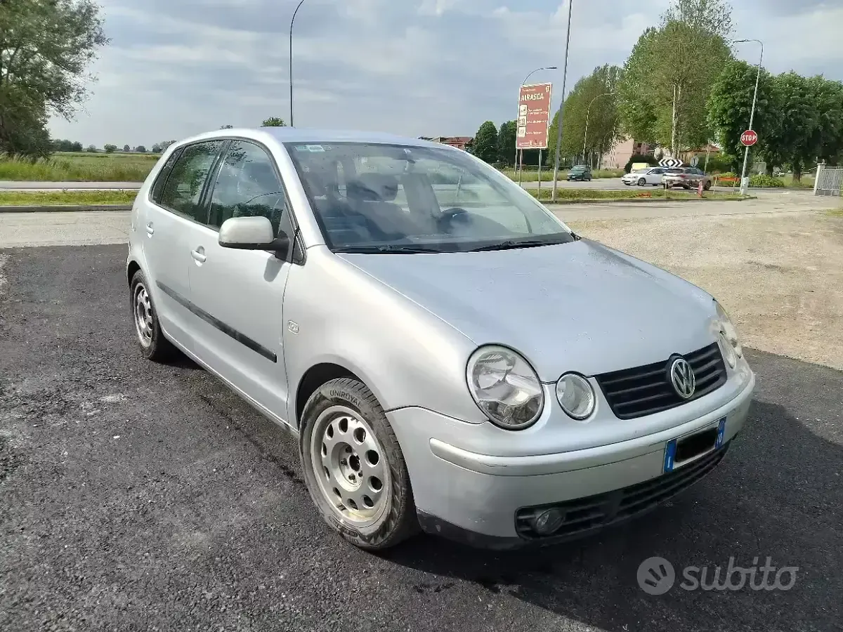 Usata VW Polo 64 CV (47 kW) 2002 Grigio Utilitaria