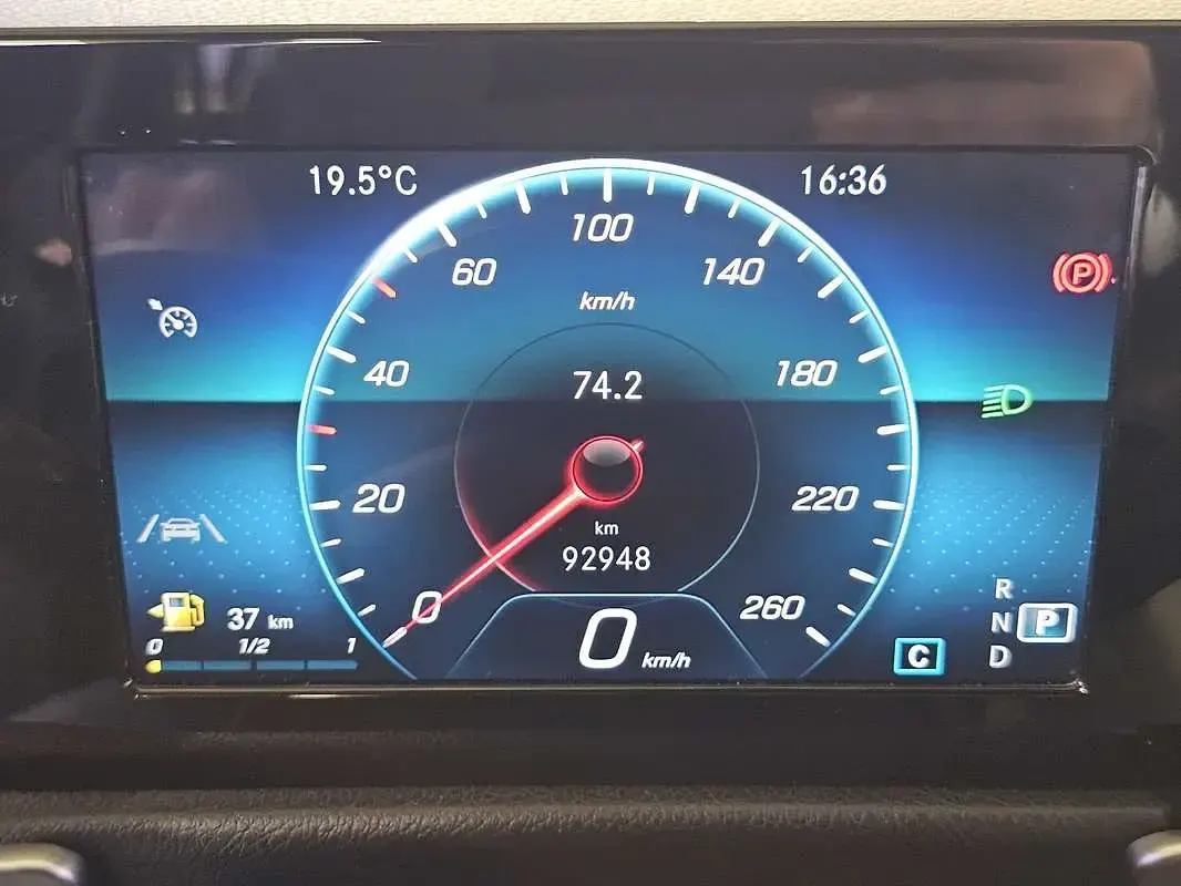 Usata Mercedes GLB200 150 CV (110 kW) 2022 Nero SUV