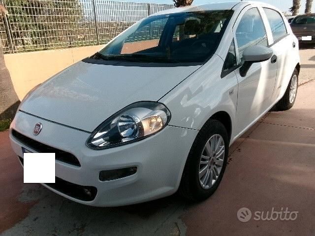 Usata Fiat Punto Street 77 CV (56 kW) 2018 Bianco Berlina