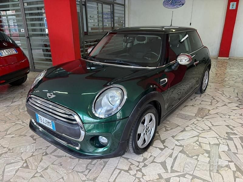 Usata Mini Cooper D Business 2015 Verde Utilitaria