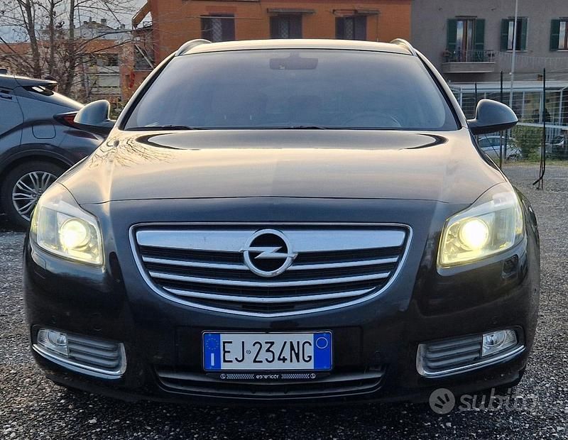 Usata Opel Insignia Cosmo 160 CV (117 kW) 2011 Nero Station wagon