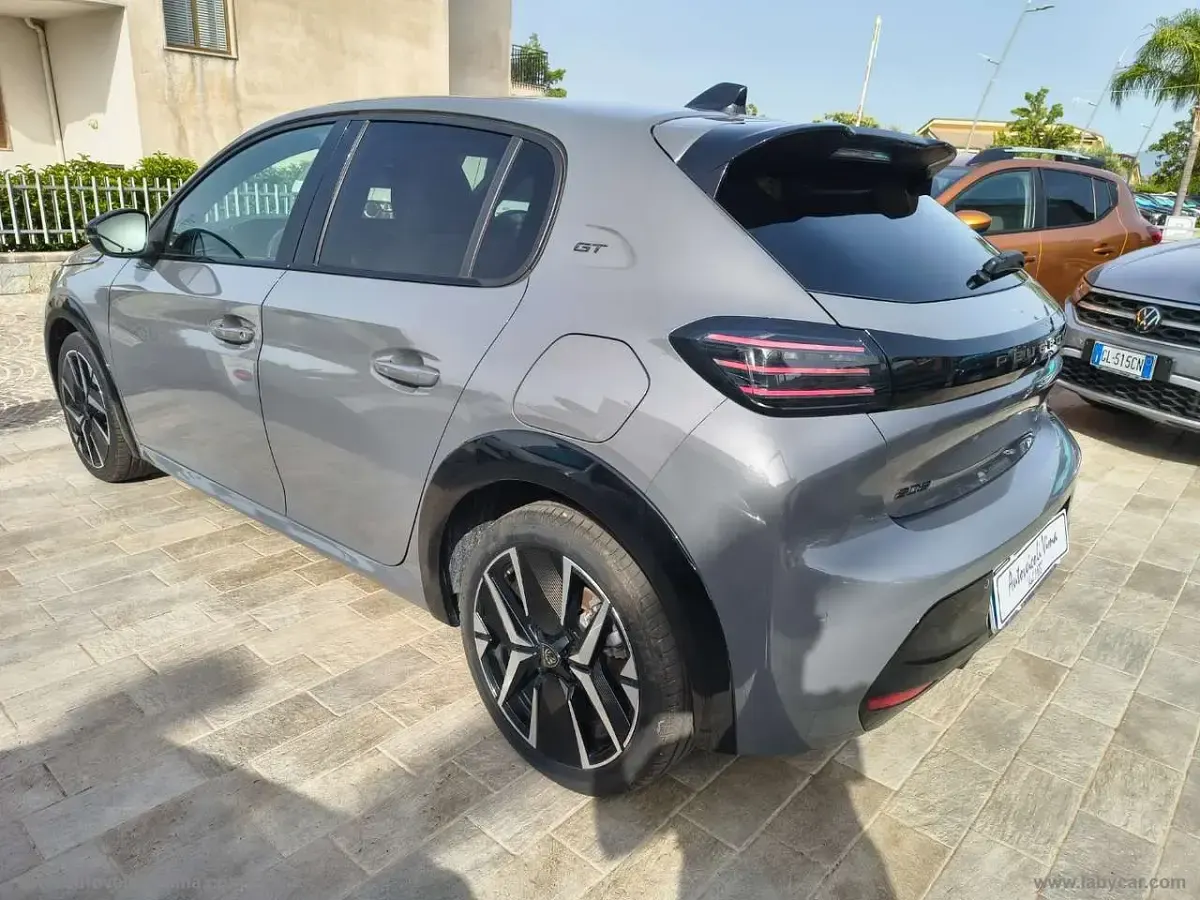Usata Peugeot 208 GT 136 CV (100 kW) 2025 Grigio Utilitaria
