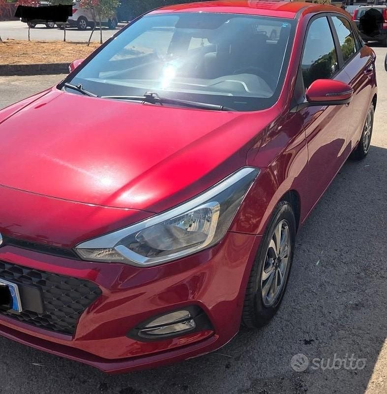 Rosso Usata 2019 Hyundai i20 Due volumi | 9000 € (Ottimo prezzo) - Immagine 1/4