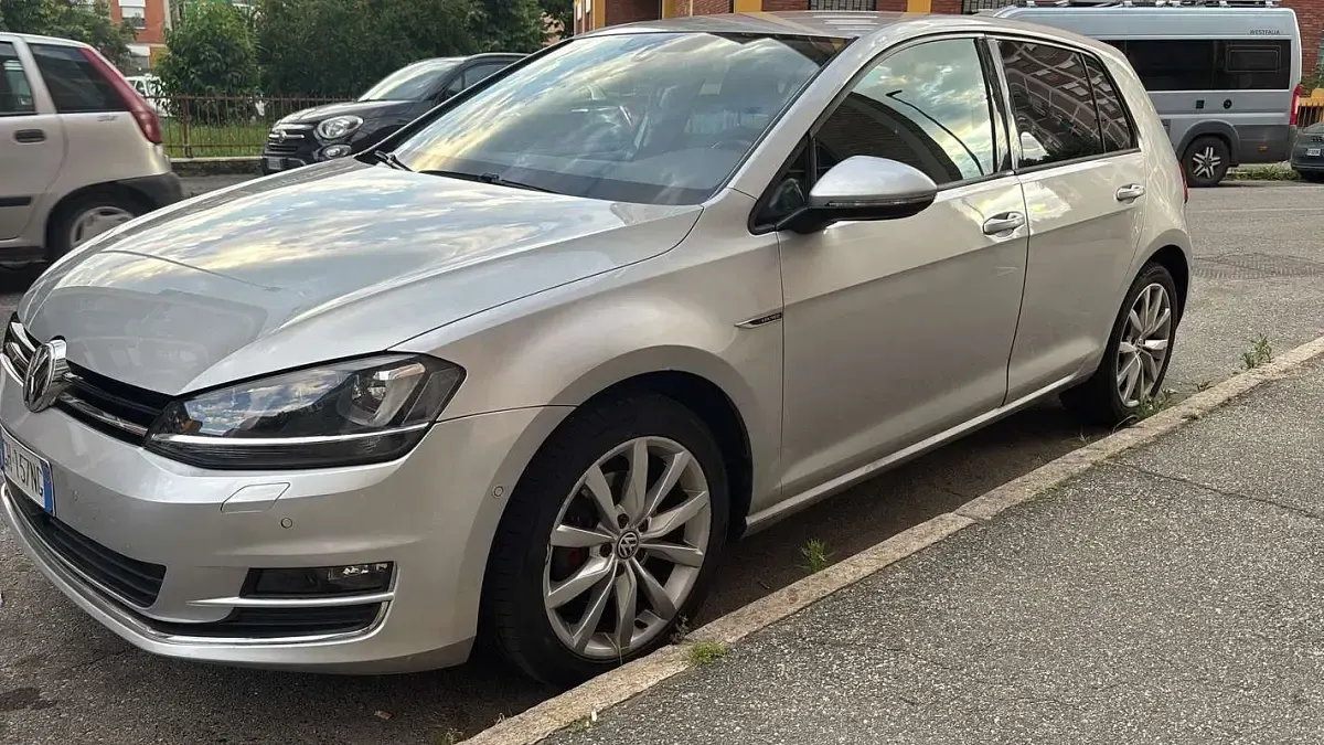 Usata VW Golf VII LOUNGE 110 CV (80 kW) 2015 Berlina