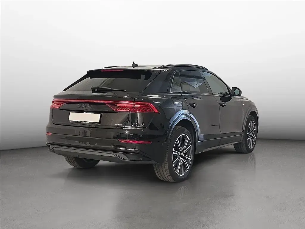 Usata Audi Q8 S-Line 286 CV (210 kW) 2022 Nero SUV