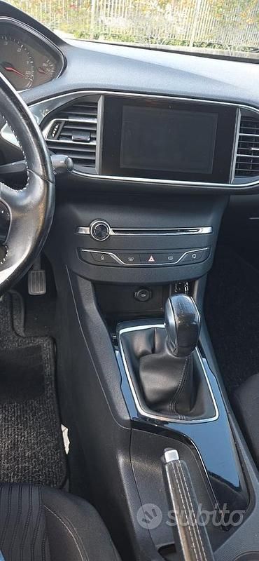 Usata Peugeot 308 Business-Line 99 CV (72 kW) 2017 Bianco Berlina