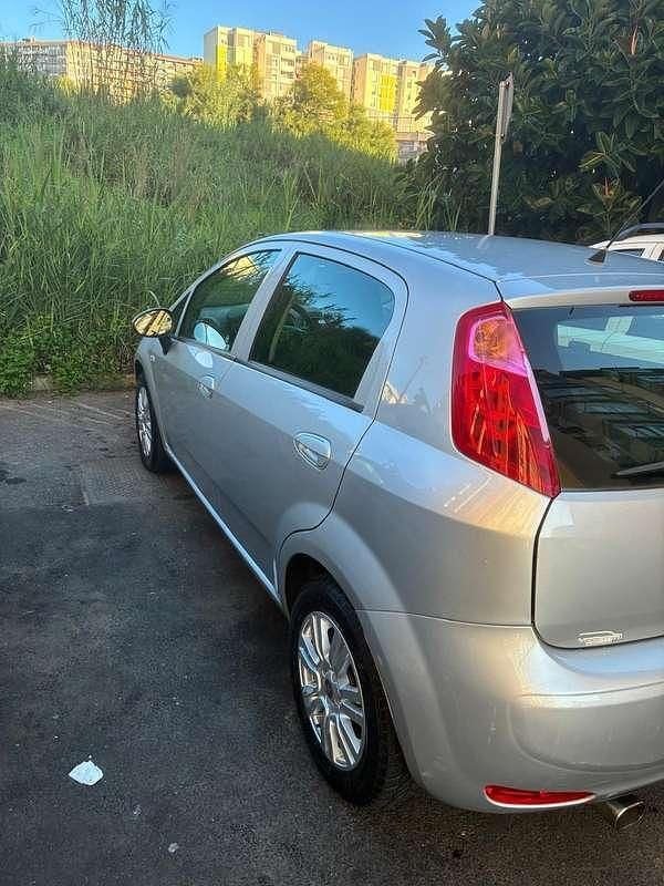 Usata Fiat Punto Street 69 CV (50 kW) 2016 Argento Berlina